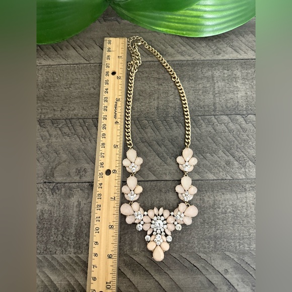 Elegant Gold and Pink Floral Necklace - Picture 5 of 9